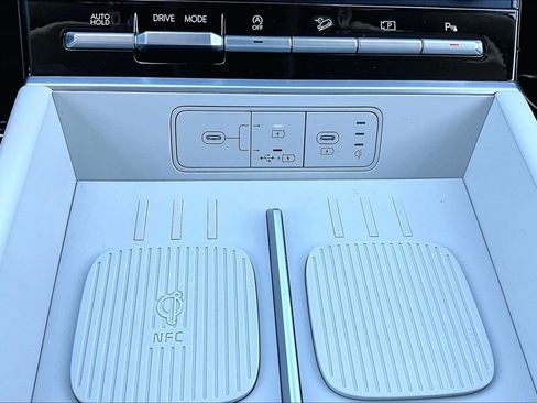 Used 2025 Hyundai Santa Fe SEL FWD image 33