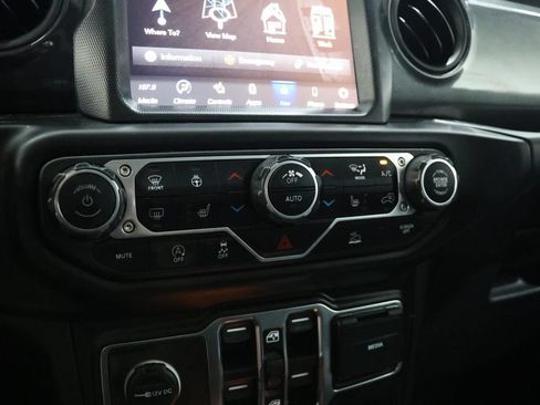 Used 2021 Jeep Wrangler Unlimited Sport AWD/4WD image 28