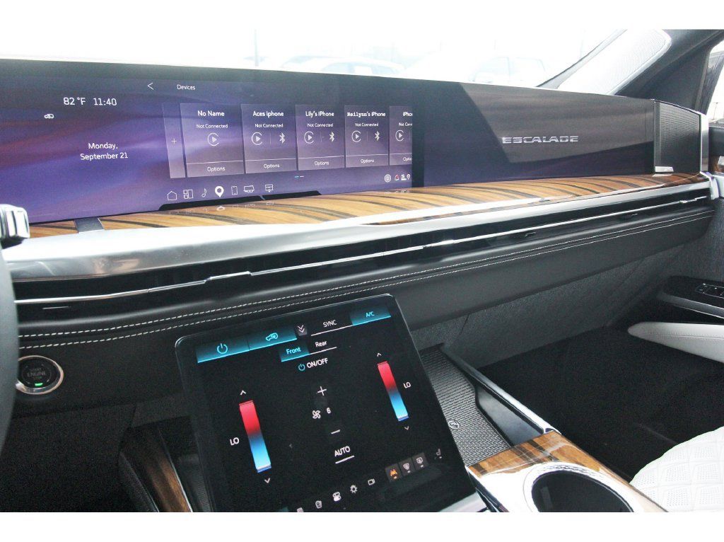Used 2026 Cadillac Escalade Platinum Sport w/ LPO, ONYX Package AWD/4WD image 22