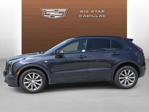 Used 2022 Cadillac XT4 Sport w/ Enhanced Visibility Package FWD image 2