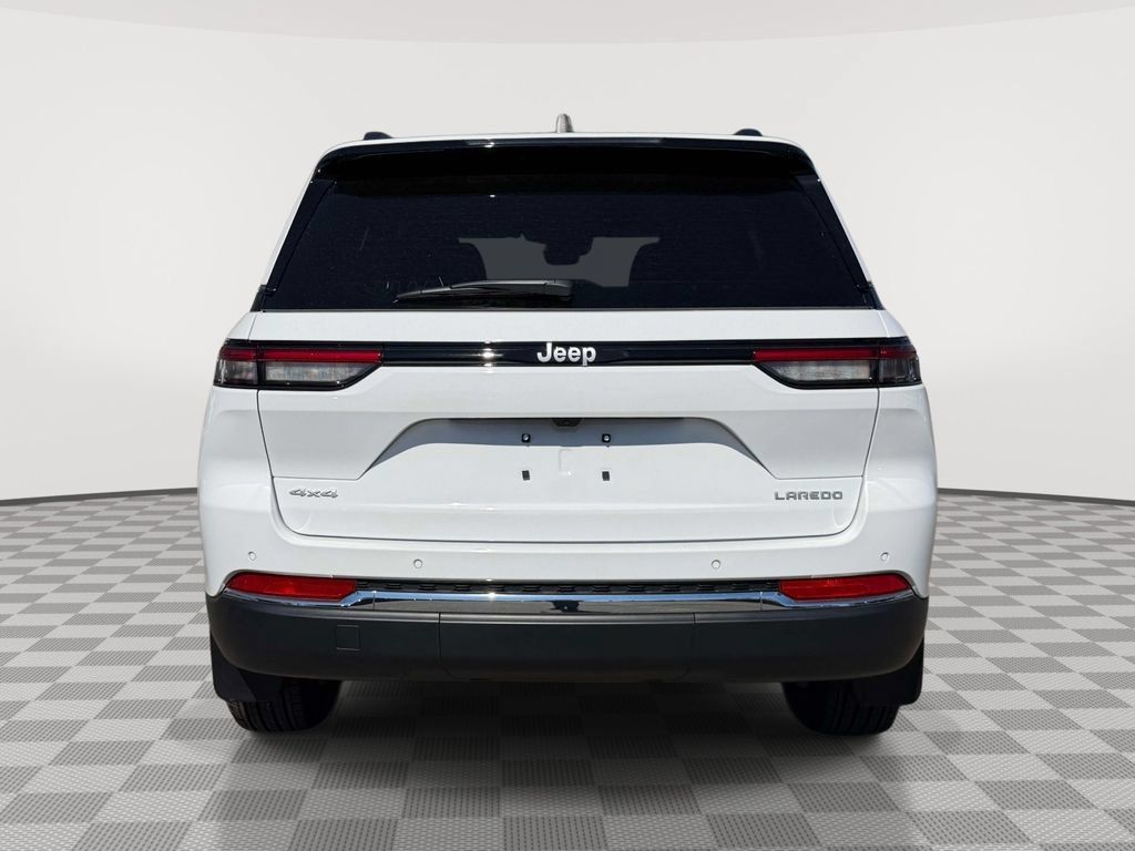 Used 2025 Jeep Grand Cherokee Laredo X w/ Luxury Tech Group I AWD/4WD image 8