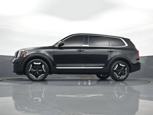 Used 2023 Kia Telluride S w/ S Sunroof Package FWD image 30