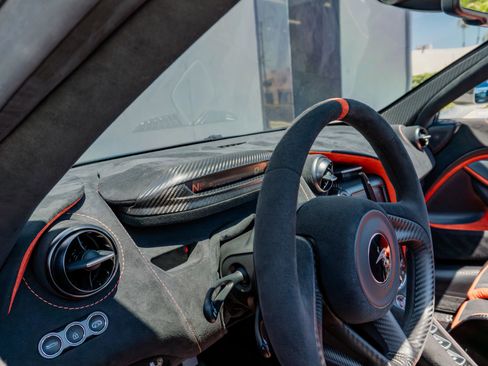 Used 2022 McLaren 765LT RWD image 68