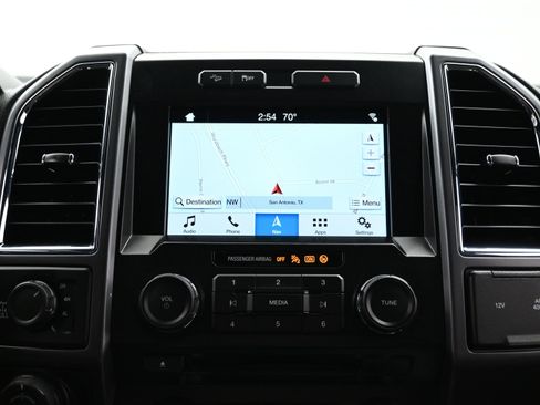 Used 2016 Ford F150 XLT w/ Equipment Group 302A Luxury image 29