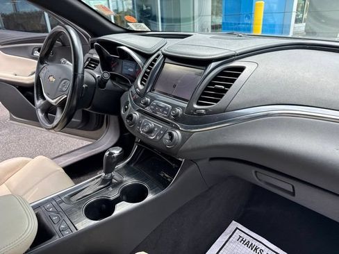 Used 2019 Chevrolet Impala Premier FWD image 24