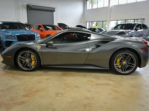 Used 2018 Ferrari 488 Spider image 4