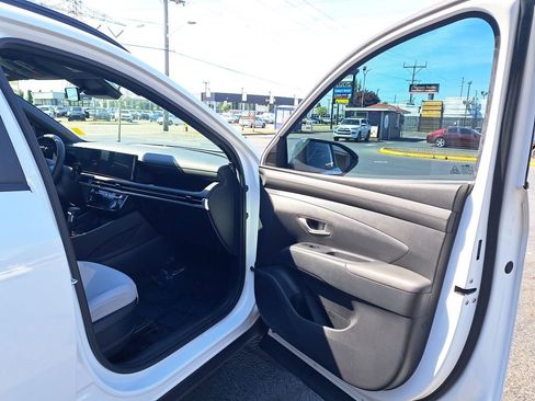 Used 2025 Hyundai Santa Cruz SEL FWD image 15
