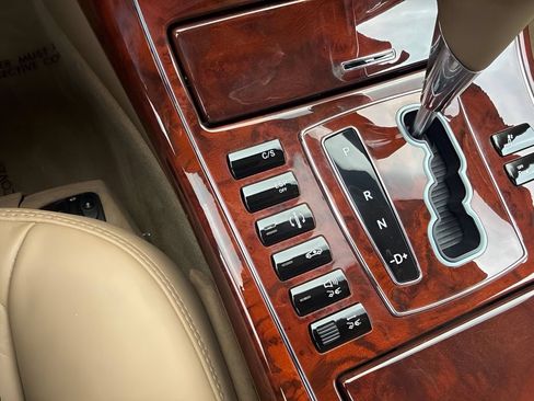 Used 2004 Maybach 57 RWD image 18
