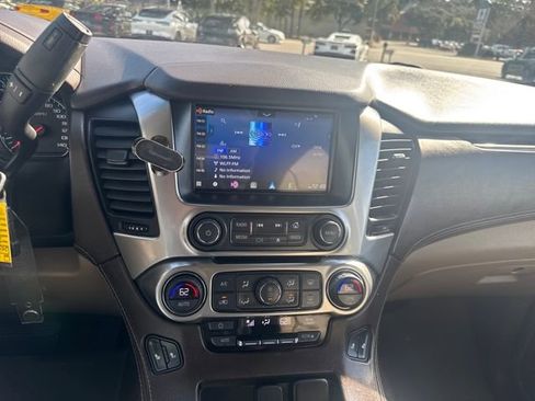 Used 2018 Chevrolet Tahoe LT image 19