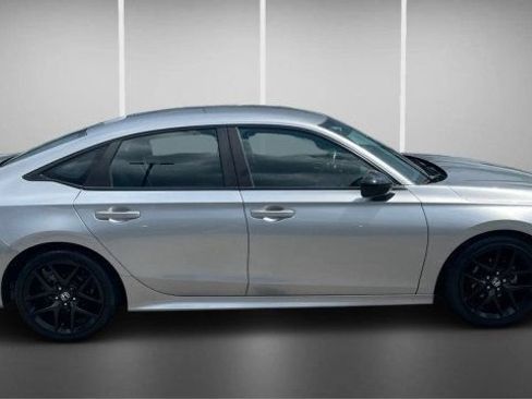 Used 2024 Honda Civic Sport image 3