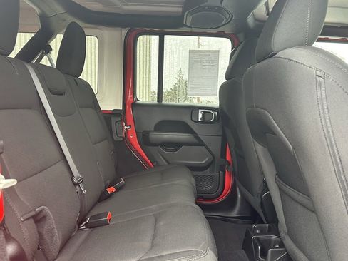 Used 2023 Jeep Wrangler Sahara image 14