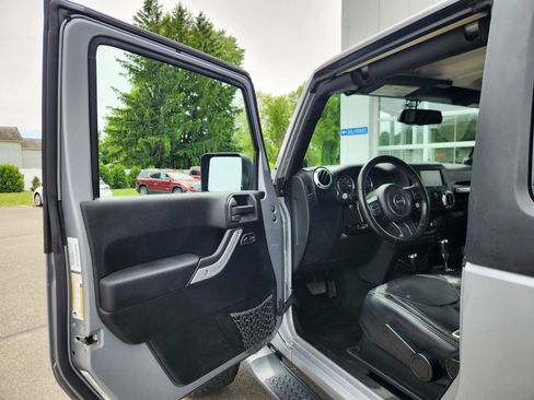 Used 2013 Jeep Wrangler Sahara w/ Connectivity Group AWD/4WD image 24