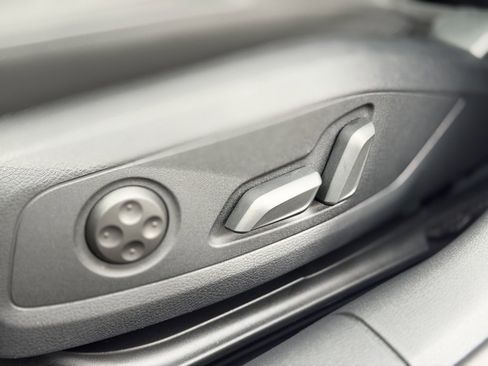 Used 2025 Audi A5 2.0T Premium Plus image 17