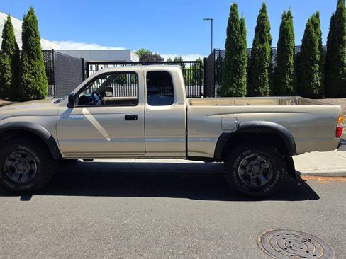 Used 2002 Toyota Tacoma 4x4 Xtracab V6 image 8