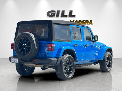 Used 2024 Jeep Wrangler Unlimited Sahara w/ Technology Group AWD/4WD image 3