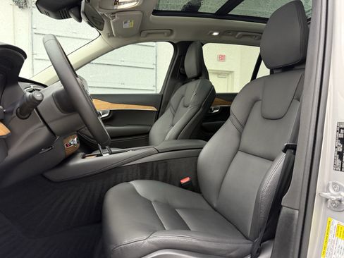 Certified 2024 Volvo XC90 B6 Plus w/ Protection Package Premier AWD/4WD image 12