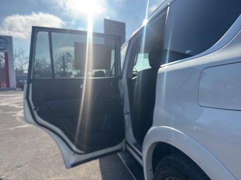 Used 2023 INFINITI QX80 Premium Select w/ Cargo Package image 19