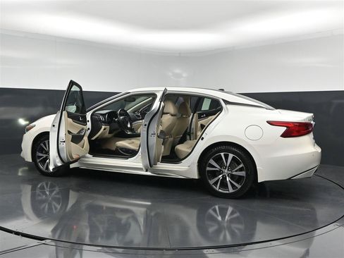 Used 2017 Nissan Maxima 3.5 SL FWD image 38