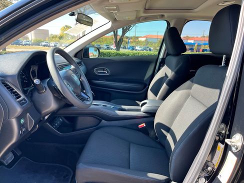 Used 2017 Honda HR-V EX image 14