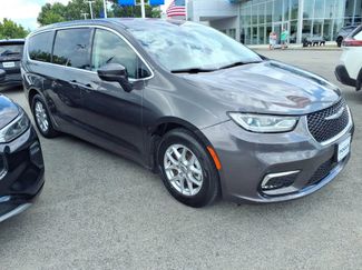Used 2023 Chrysler Pacifica Touring-L FWD video 1