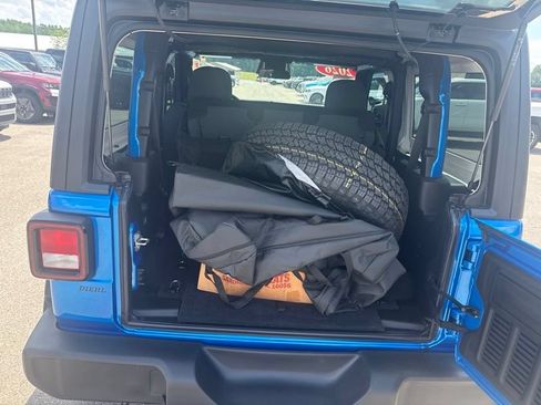 Used 2026 Jeep Wrangler Sport AWD/4WD image 10