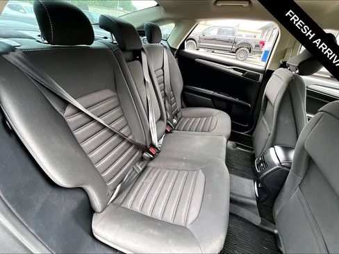 Used 2018 Ford Fusion SE w/ Fusion SE Technology Package FWD image 24