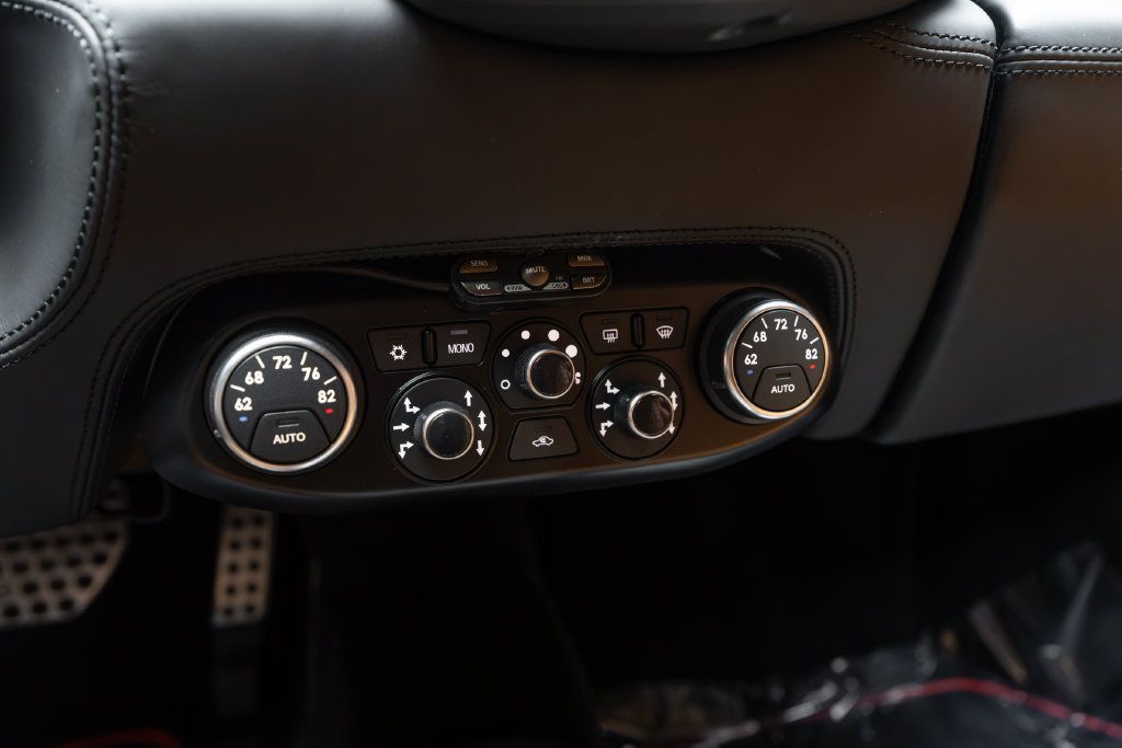 Used 2015 Ferrari 458 Italia Coupe RWD image 46
