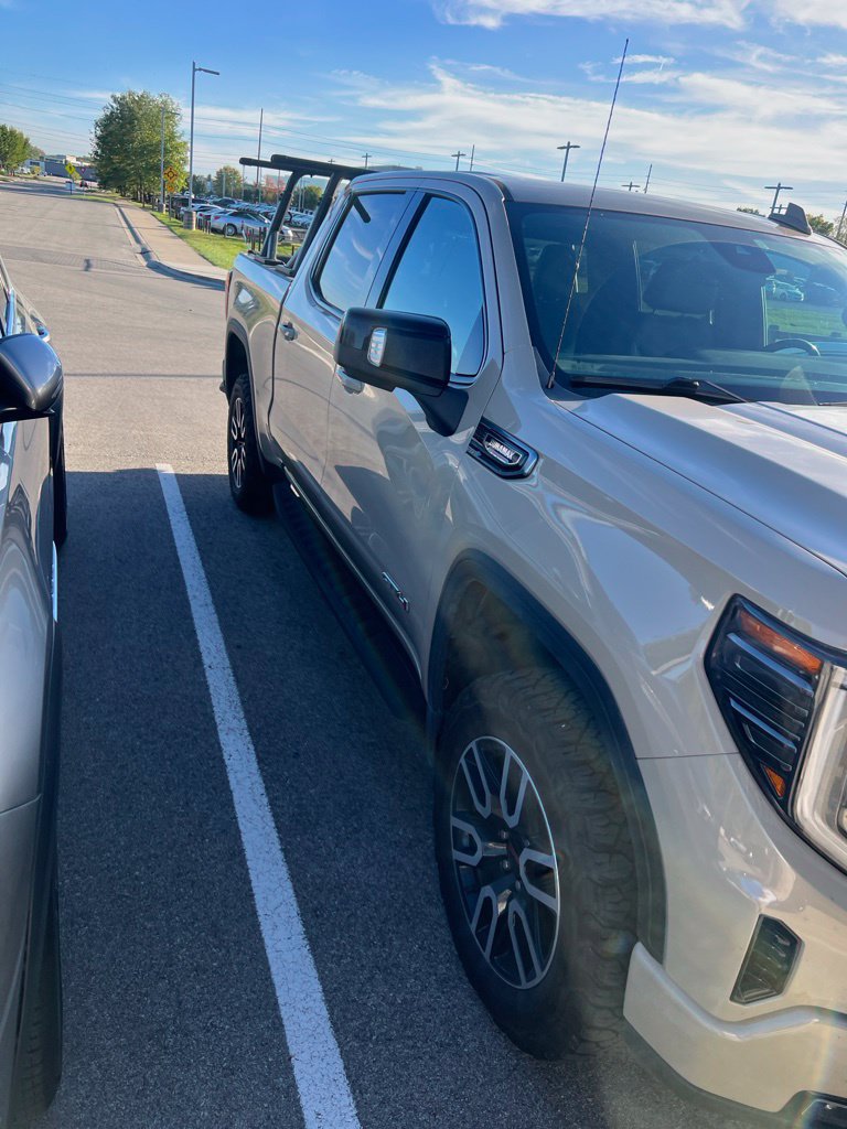 Used 2023 GMC Sierra 1500 AT4 w/ AT4 Premium Package AWD/4WD image 11