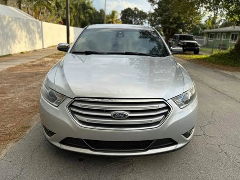 Used 2017 Ford Taurus Limited image 5