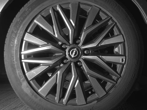 Used 2025 Nissan Altima 2.5 SV FWD image 15