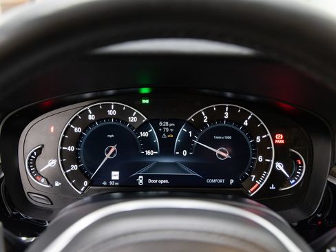 Used 2019 BMW 540i w/ M Sport Package RWD image 17