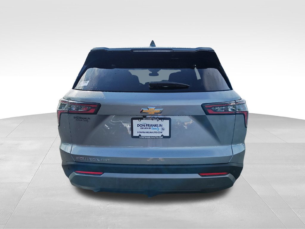 Used 2026 Chevrolet Equinox LT AWD/4WD image 4