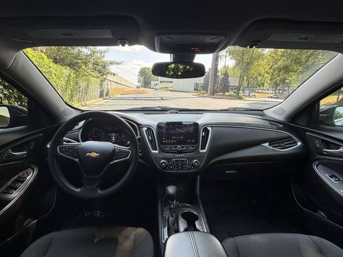 Used 2022 Chevrolet Malibu LT FWD image 19