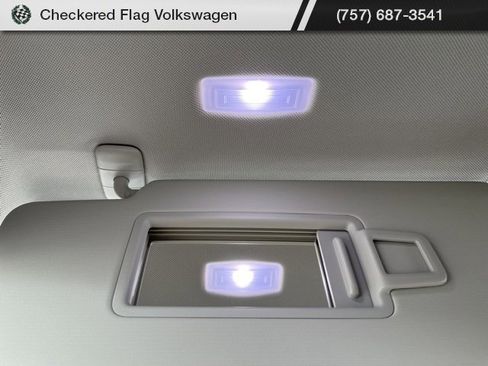 New 2025 Volkswagen Tiguan SE image 46