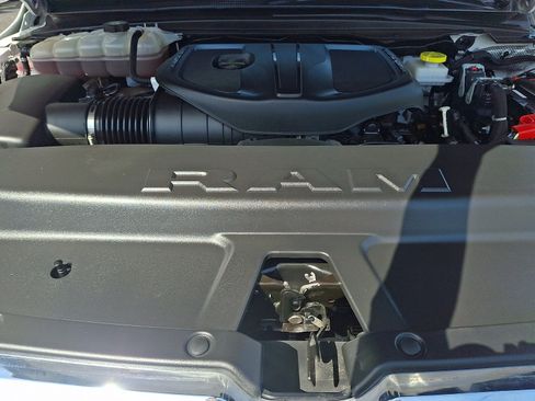 Used 2025 RAM 1500 Laramie AWD/4WD image 28
