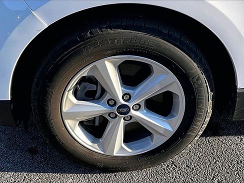 Used 2021 Ford Edge SE image 34