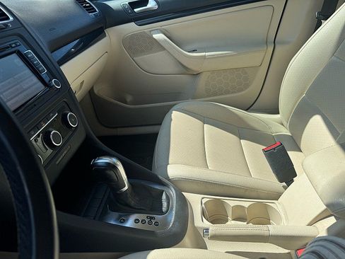 Used 2011 Volkswagen Jetta TDI FWD image 16