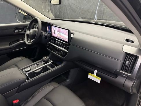 New 2026 Nissan Pathfinder SL w/ SL Premium Package AWD/4WD image 16