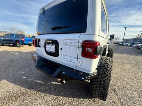 Used 2018 Jeep Wrangler Unlimited Rubicon image 16