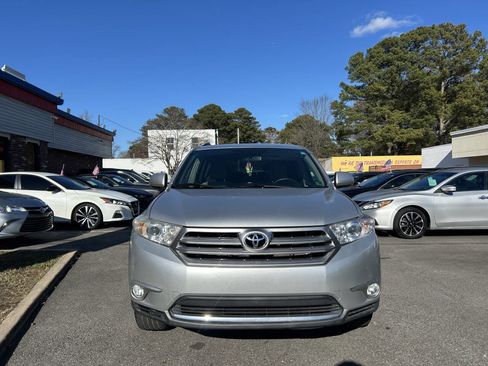 Used 2011 Toyota Highlander 4WD image 2