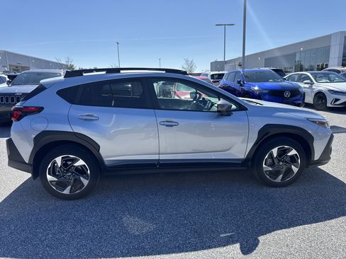 Used 2024 Subaru Crosstrek 2.5i Limited w/ Crosstrek Mirror Package AWD/4WD image 11