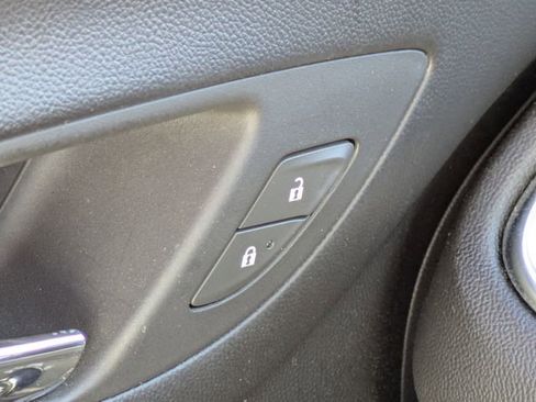 Certified 2023 Chevrolet Equinox LT image 25