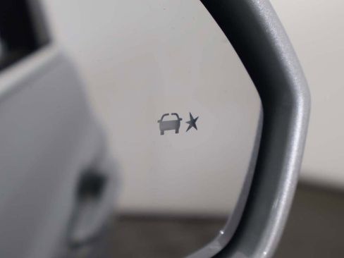 Used 2018 Cadillac XT5 Luxury w/ Driver Awareness Package image 42