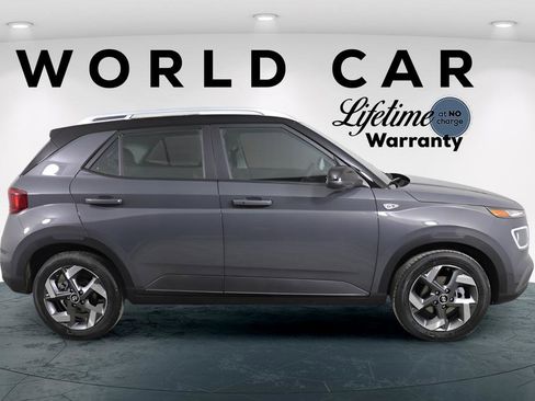 New 2025 Hyundai Venue Limited FWD image 9