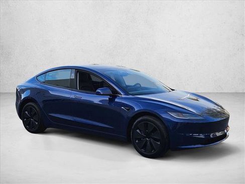 Used 2025 Tesla Model 3 Long Range RWD image 3