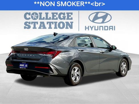 Used 2024 Hyundai Elantra SE image 8