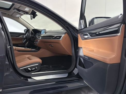 Used 2017 BMW M760i xDrive AWD/4WD image 26