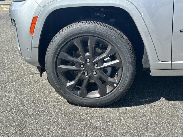 New 2026 Jeep Grand Cherokee Limited AWD/4WD image 13