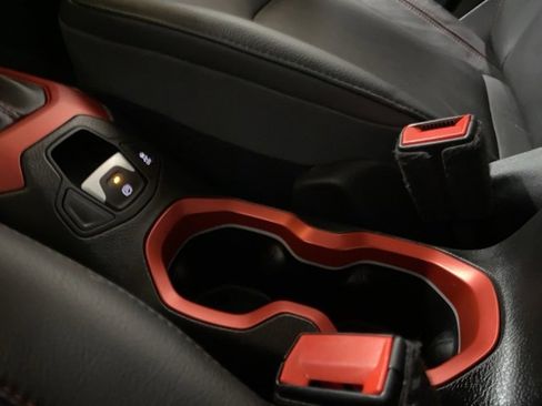 Used 2015 Jeep Renegade Trailhawk w/ Premium Leather Group image 54