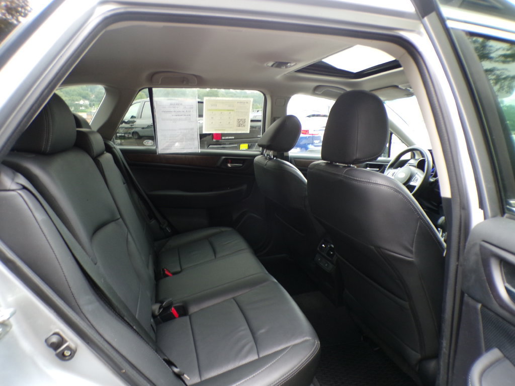 Used 2016 Subaru Outback 2.5i Limited AWD/4WD image 21